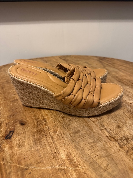 Born Shoes - Born Aneesa tan wedge Sandal Size 10